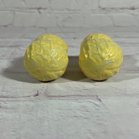 Vintage Ceramic Peanut Salt and Pepper Shaker Pair - Picture 4 of 8